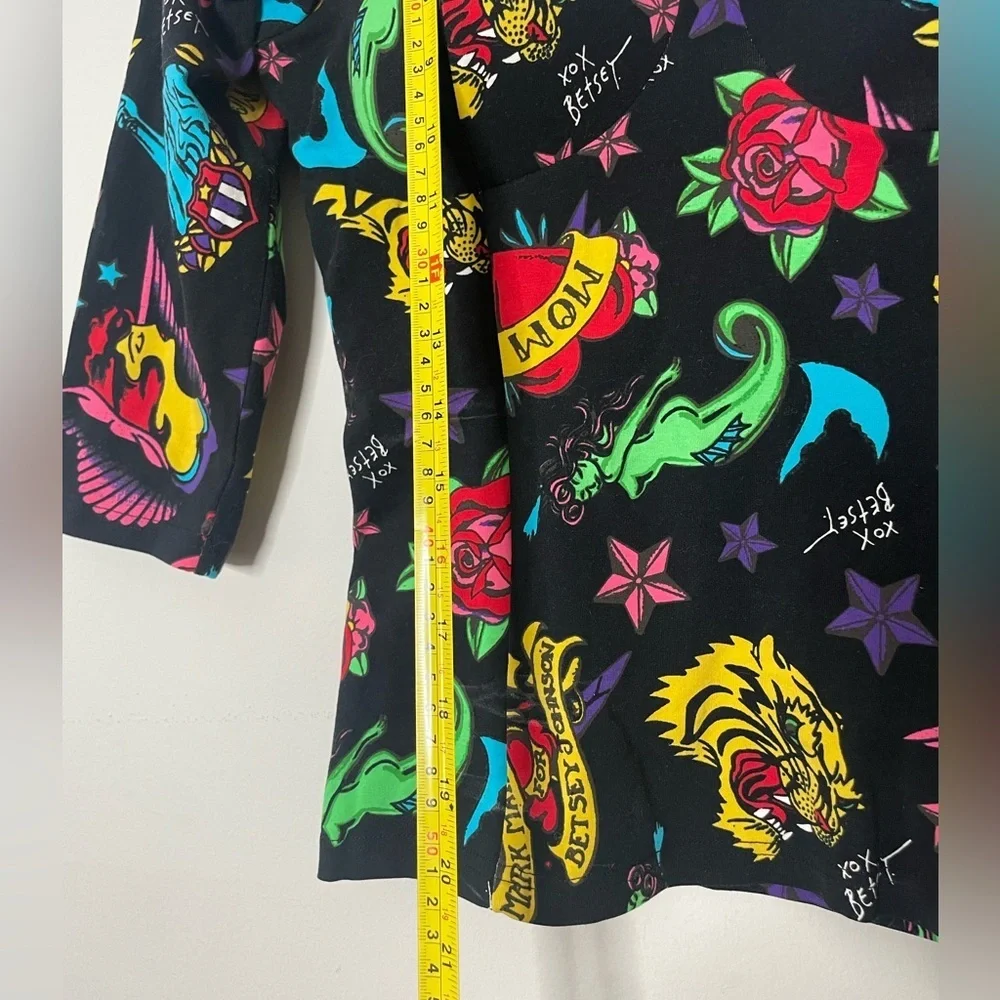 Betsey Johnson Corset Raglan Tattoo Print
Top from her 80th Birthday Collection - Picture 5 of 9